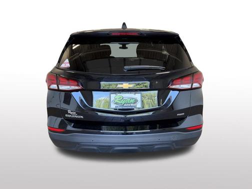 Mosaic Black Metallic 2022 Chevrolet Equinox LS