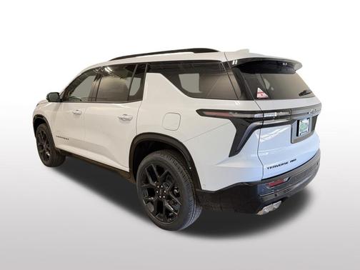 Polar White Tricoat 2026 Chevrolet Traverse RS