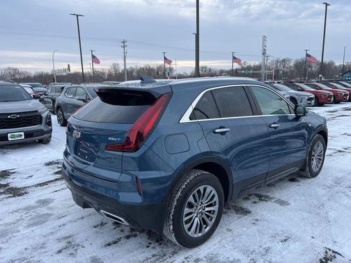 2025 Cadillac XT4 Premium Luxury