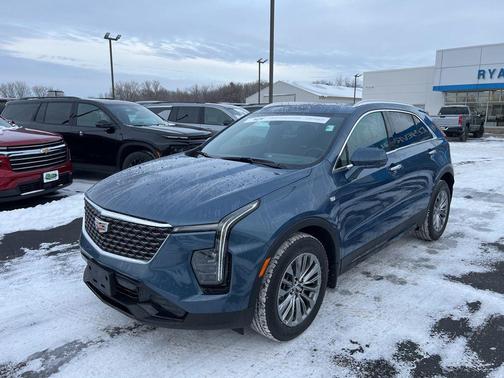 2025 Cadillac XT4 Premium Luxury