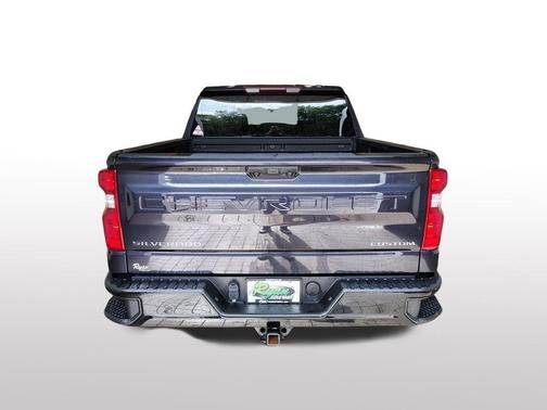 Dark Ash Metallic 2023 Chevrolet Silverado 1500 Custom Trail Boss