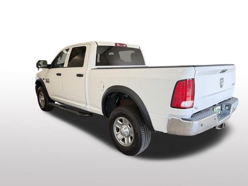 Bright White Clearcoat 2017 RAM 3500 Tradesman Crew Cab 4x4 6'4' Box