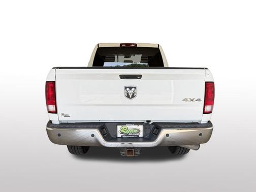 Bright White Clearcoat 2017 RAM 3500 Tradesman Crew Cab 4x4 6'4' Box