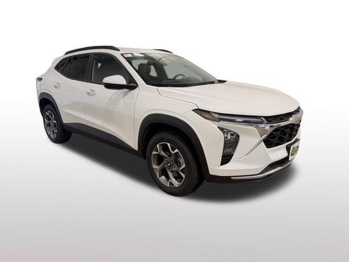 Summit White 2026 Chevrolet Trax LT