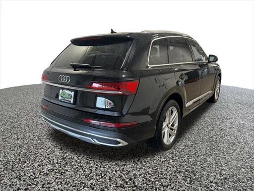 2024 Audi Q7 55 Premium Plus