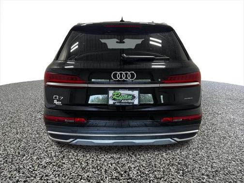 2024 Audi Q7 55 Premium Plus