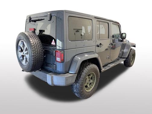 Black Clearcoat 2016 Jeep Wrangler Unlimited Sahara