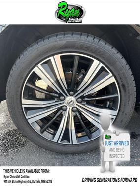 2023 Volvo XC60 B5 Ultimate Bright Theme