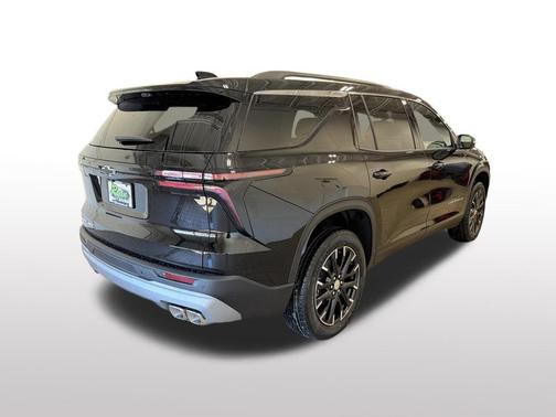 Mosaic Black Metallic 2026 Chevrolet Traverse LT