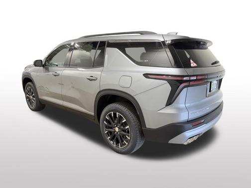 Sterling Gray Metallic 2026 Chevrolet Traverse LT