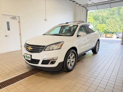 Summit White 2016 Chevrolet Traverse 2LT