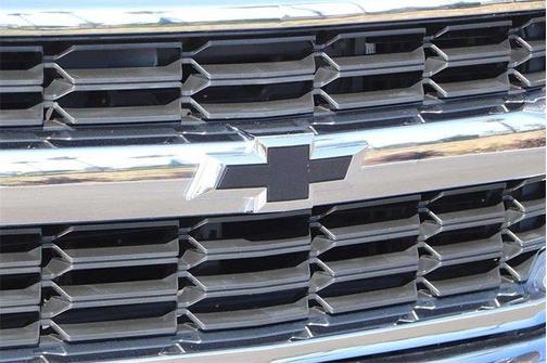 Photo 5 of 39 of 2018 Chevrolet Silverado 1500 1LT