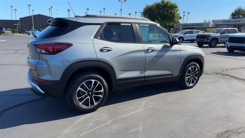 Sterling Gray Metallic 2025 Chevrolet Trailblazer LT