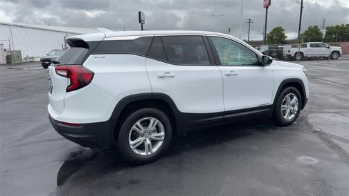 Summit White 2024 GMC Terrain SLE