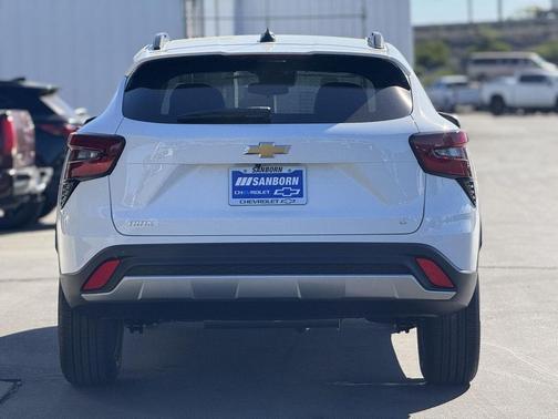 Summit White 2026 Chevrolet Trax LT