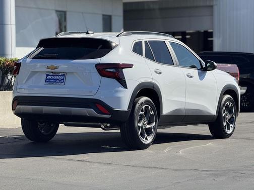 Summit White 2026 Chevrolet Trax LT