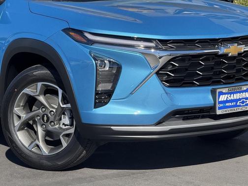 Marina Blue Metallic 2026 Chevrolet Trax LT