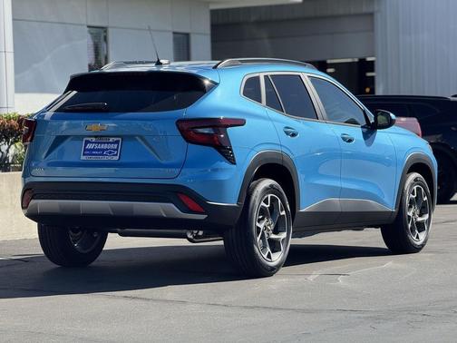 Marina Blue Metallic 2026 Chevrolet Trax LT