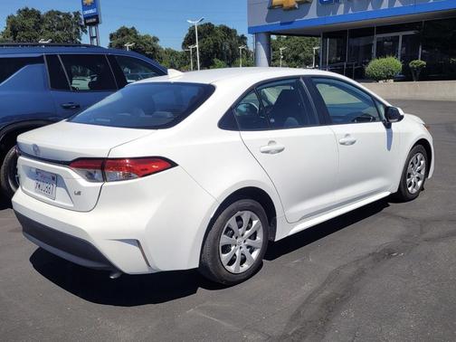 Ice Cap 2025 Toyota Corolla LE