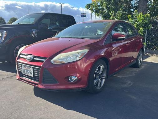 RUBY RED TINTED CLEARCOAT 2014 Ford Focus SE