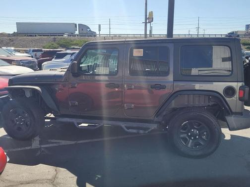 Black Clearcoat 2023 Jeep Wrangler Rubicon