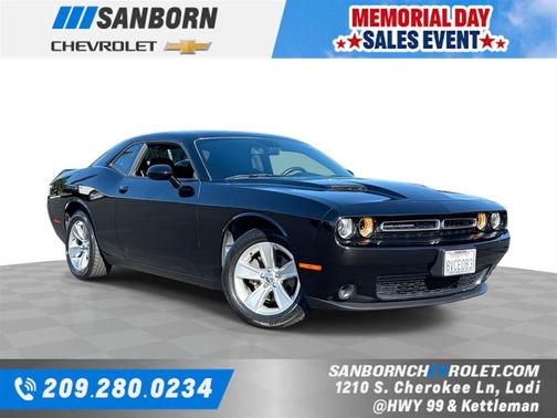 Pitch Black Clearcoat 2021 Dodge Challenger SXT