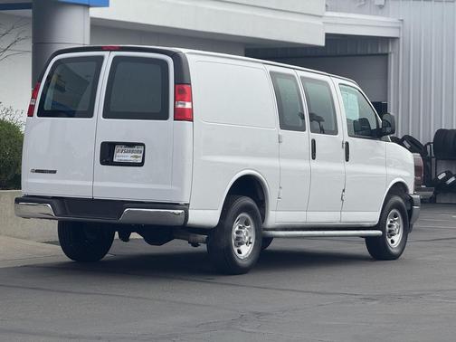 2024 Chevrolet Express 2500 RWD 2500 Regular Wheelbase WT