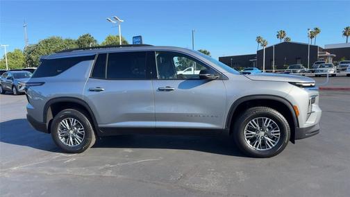 Sterling Gray Metallic 2026 Chevrolet Traverse LT