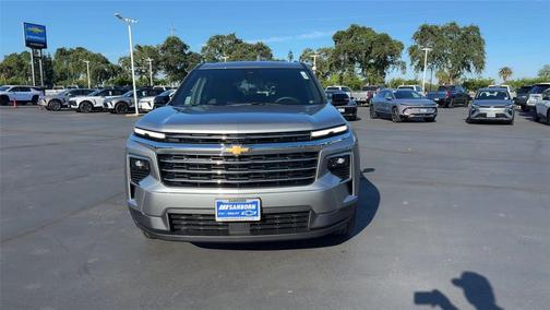 Sterling Gray Metallic 2026 Chevrolet Traverse LT