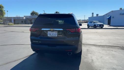 Mosaic Black Metallic 2023 Chevrolet Traverse LT Cloth