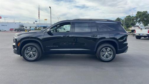 Mosaic Black Metallic 2026 Chevrolet Traverse LT