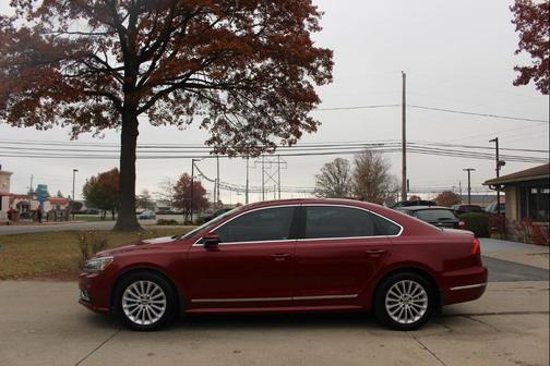 2017 Volkswagen Passat 1.8T SE