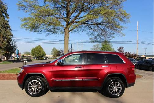 Brilliant Black Crystal Pearlcoat 2012 Jeep Grand Cherokee Limited