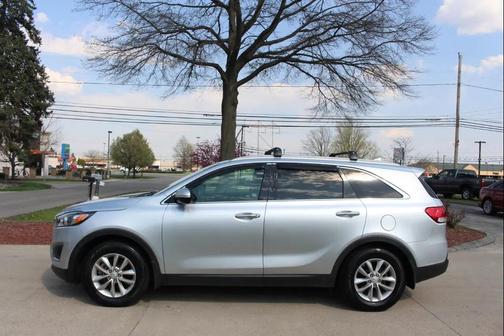Sparkling Silver 2016 Kia Sorento LX