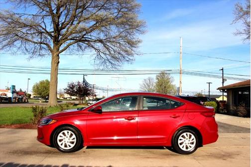 2018 Hyundai ELANTRA SE