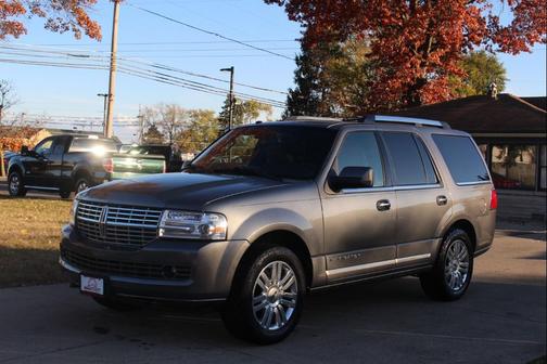 2014 Lincoln Navigator Base