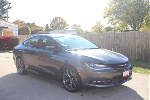 2015 Chrysler 200 S