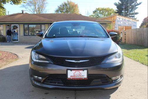 2015 Chrysler 200 S