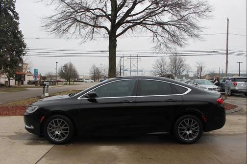2016 Chrysler 200 Limited