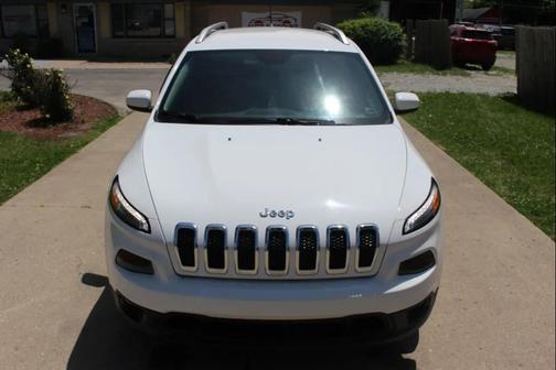Bright White Clearcoat 2017 Jeep Cherokee Latitude
