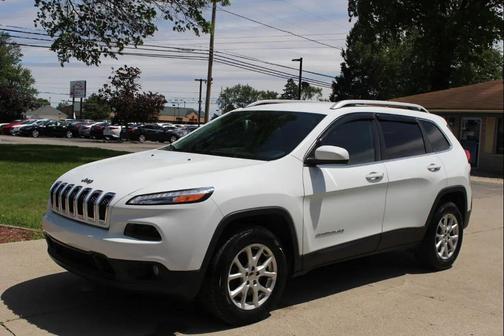 Bright White Clearcoat 2017 Jeep Cherokee Latitude