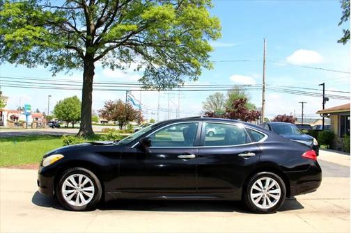 2011 INFINITI M37x Base