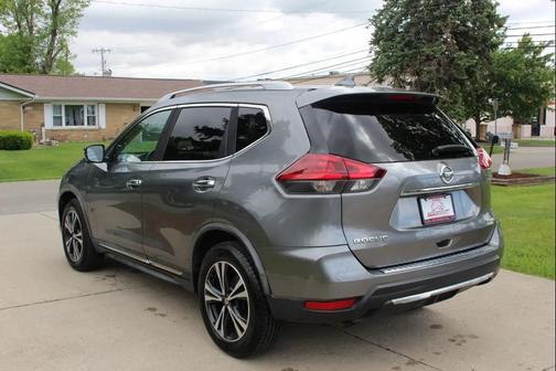 Gun Metallic 2018 Nissan Rogue SL