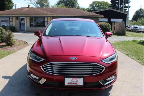 RED 2017 Ford Fusion SE
