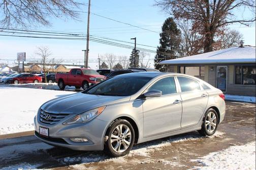 2011 Hyundai SONATA Limited