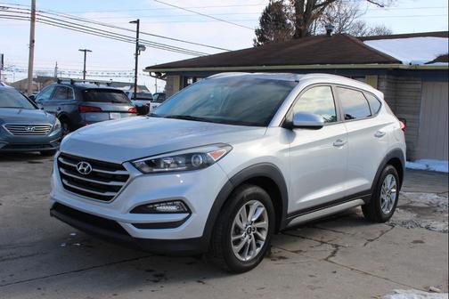 2017 Hyundai TUCSON SE
