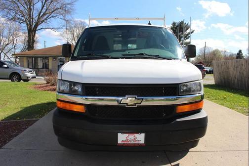 Summit White 2018 Chevrolet Express 2500 Work Van