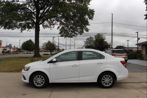 2017 Chevrolet Sonic LT
