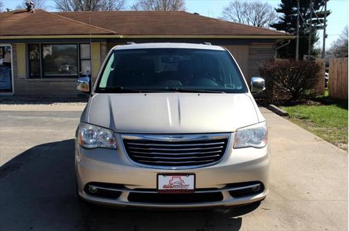 2014 Chrysler Town & Country Touring-L