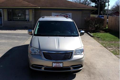 2014 Chrysler Town & Country Touring-L
